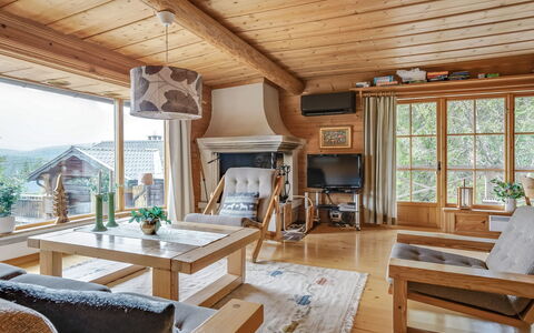 Korpstigen Älgen: Propriété, Meubles, Table, Canapé, Bois, Design Intérieur, Salon, Faisceau, Sol, Immobilier