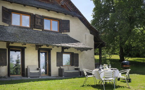 Le Revers: Plante, Bâtiment, Propriété, Fenêtre, Ciel, Arbre, Porte, Maison, Lot Terre, Ombre