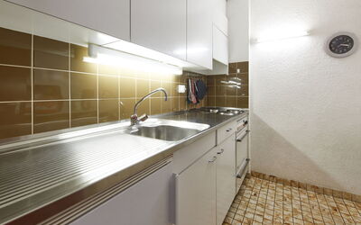 Arzinol 305 644.52: Robinet, Cabinetry, Comptoir, Luminaire Plomberie, Évier, Evier, Cuisine, Bois, Design Intérieur, Bâtiment