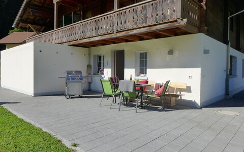 Schwenden 150: Propriété, Plante, Chaise, Bâtiment, Architecture, Design Urbain, Zone Résidentielle, Immobilier, Façade, Arbre