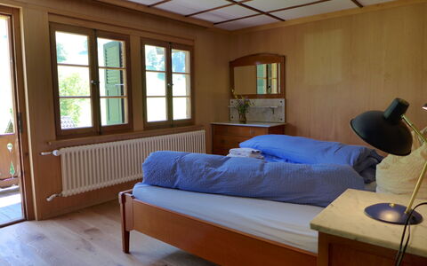 Schwenden 150: Meubles, Propriété, Fenêtre, Bâtiment, Confort, Bleu Azur, Bois, Ombre, Design Intérieur, Maison