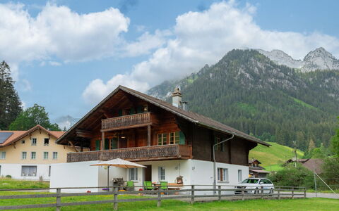 Schwenden 150: Bois, Toit, Chalet, Cabane En Rondins, Biens, Faisceau, Lumber, Porche, Conception, Dur