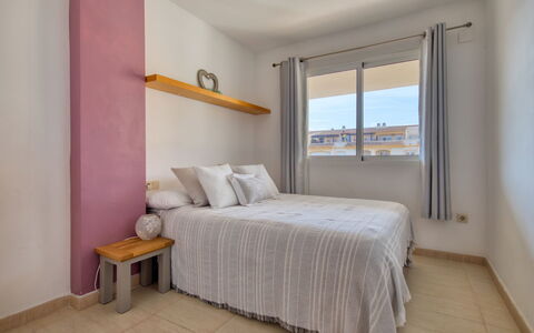 Residencial Roma: Chambre, Lit, Meubles, Pièce, Propriété, Drap De Lit, Design Intérieur, Sol, Cadre De Lit, Bâtiment