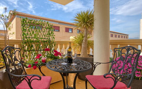 Residencial Roma: Propriété, Pièce, Immobilier, Bâtiment, Maison, Design Intérieur, Balcon, Meubles, Vacances, Domicile