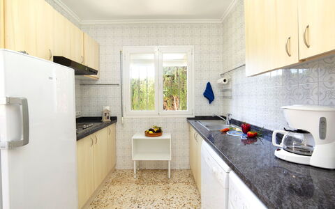 Alma: Propriété, Pièce, Cuisine, Cabinetry, Design Intérieur, Bâtiment, Comptoir, Meubles, Maison, Sol