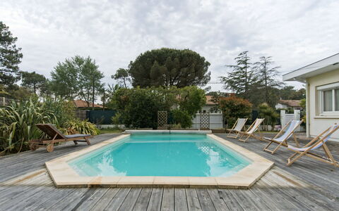 Ile de France: Piscine, Propriété, Maison, Domicile, Immobilier, Arrière-Cour, Zone Résidentielle, Bâtiment, Vacances, Loisir