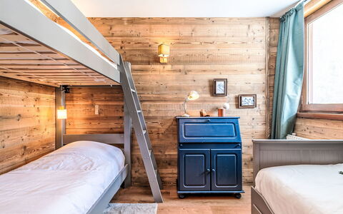 Le Hameau de Tovière: Bois, Meubles, Design Intérieur, Chambre, Plafond, Lit Superposé, Sol, Sol, Lit, Pièce