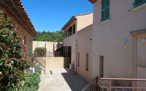 Grimaud 202: Propriété, Bâtiment, Maison, Immobilier, Ville, Appartement, Quartier, Domicile, Architecture, Zone Résidentielle