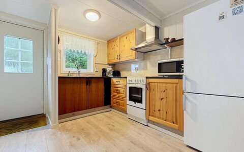 Lihesten: Meubles, Design Intérieur, Sol, Sol, Table, Plafond, Table Cuisine Et Salle A Manger, Éclairage, Chaise, Domicile