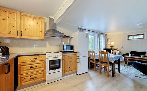 Lihesten: Meubles, Design Intérieur, Sol, Sol, Table, Plafond, Table Cuisine Et Salle A Manger, Éclairage, Chaise, Domicile
