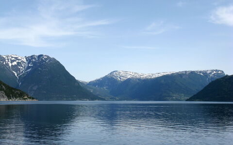 Slåttenes: Nuage, L'Eau, Ciel, Montagne, Paysage Naturel, Lac, Cours D'Eau, Banque, Paysage, Horizon