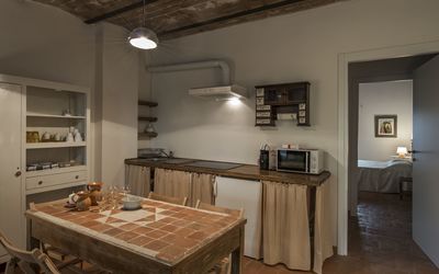 Catola: Pièce, Meubles, Propriété, Bâtiment, Comptoir, Plafond, Design Intérieur, Cuisine, Sol, Maison