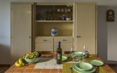 Roggiola: Comptoir, Pièce, Cabinetry, Meubles, Cuisine, Étagère, Propriété, Design Intérieur, Domicile, Évier