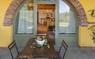 Varisio: Cambre, Pièce, Propriété, Table, Architecture, Meubles, Bâtiment, Design Intérieur, Immobilier, Maison