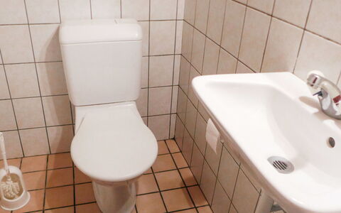 Champery 602: Marron, Propriété, Photographier, Robinet, Luminaire Plomberie, Salle De Bains, Noir, Violet, Évier