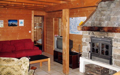 Chalet Anthamatten 602.1: Meubles, Propriété, Bois, Design Intérieur, Sol, Sol, Salon, Canapé, Foyer, Tache De Bois