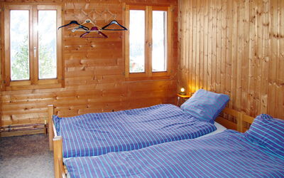 Champery 602: Bâtiment, Fenêtre, Propriété, Meubles, Bois, Confort, Maison, Éclairage, Sol, Ombre