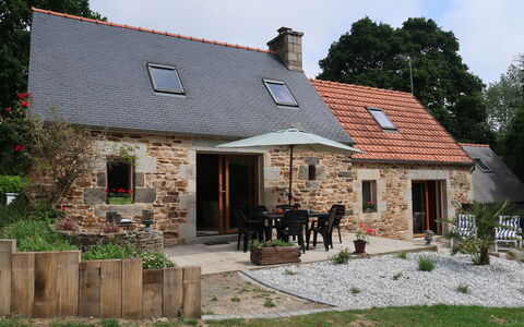 Entre Terre et Mer: Plante, Bâtiment, Fenêtre, Ciel, Nuage, Porte, Maison, Arbre, Lot Terre, Chalet