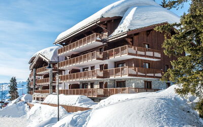 Cgh Rés Chalet les Marmottons 604.4: Ciel, Bâtiment, Neige, Arbre, Pente, Nuage, Maison, Zone Résidentielle, Plante, Façade