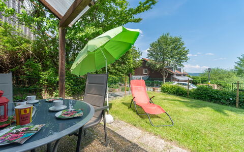 Zandt 604: Plante, Table, Ciel, Meubles, Propriété, Arbre, Ombre, Mobilier De Jardin, Bâtiment, Chaise