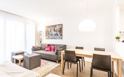 Mit 1 Schlafzimmer & Saunabereich 40.16: Meubles, Design Intérieur, Sol, Sol, Canapé, Parquet, Pièce, Bois, Plafond, Salon