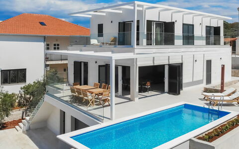 Jakša: Propriété, Maison, Bâtiment, Piscine, Immobilier, Domicile, Architecture, Villa, Zone Résidentielle, Design Intérieur
