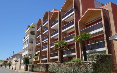 Arcachon 592: Bâtiment, Zone Résidentielle, Propriété, Quartier, Usage Mixte, Appartement, Architecture, Condominium, Immobilier, Zone Métropolitaine