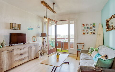 La Sableyre: Propriété, Meubles, Cabinetry, Vert, Table, Bâtiment, Bois, Sol, Maison, Design Intérieur