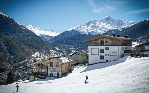 Sölden 751: Ciel, Nuage, Montagne, Neige, Bâtiment, La Nature, Fenêtre, Pente, Maison, Monde