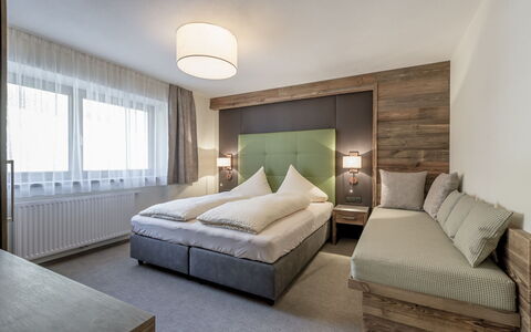 Sölden 751: Chambre, Meubles, Pièce, Lit, Design Intérieur, Propriété, Cadre De Lit, Matelas, Literie, Sol
