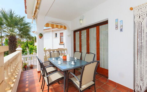Katy: Propriété, Pièce, Immobilier, Bâtiment, Maison, Meubles, Salle À Manger, Design Intérieur, Table, Domicile