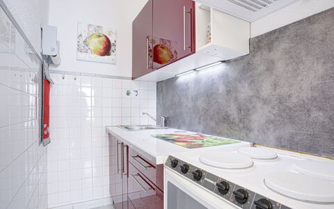 Ibis: Cabinetry, Propriété, Comptoir, Évier, Bâtiment, Robinet, Design Intérieur, Cuisinière, Éclairage, Cuisine