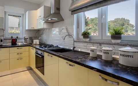 Dream House: Comptoir, Propriété, Cuisine, Pièce, Cabinetry, Meubles, Design Intérieur, Bâtiment, Sol, Cuisinière