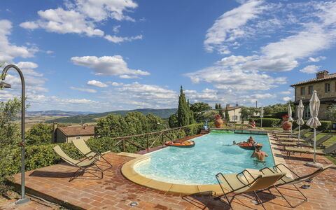 Appartamento Ginepro - Borgo in Chianni: Piscine, Propriété, Immobilier, Biens, Maison, L'Eau, Vacances, Bâtiment, Domicile, Loisir