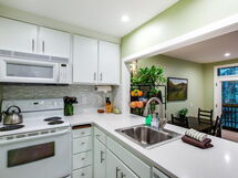 75sw-ground Floor Condo With Wifi!