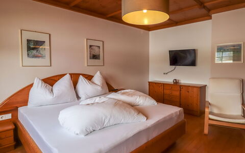 Radstadt 200: Chambre, Lit, Pièce, Meubles, Propriété, Cadre De Lit, Drap De Lit, Literie, Design Intérieur, Matelas