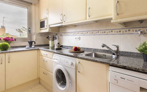 Mas de Clariana: Propriété, Comptoir, Pièce, Cuisine, Cabinetry, Principaux Appliance, Meubles, Bâtiment, Design Intérieur, Maison