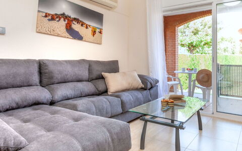 Villa Aragon: Appartement, Balcon, Condominium, Clôture, Mobilier De Jardin
