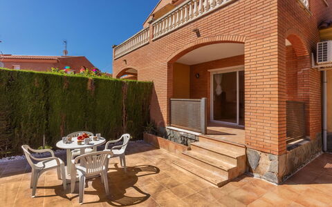 Villa Aragon: Appartement, Balcon, Condominium, Clôture, Mobilier De Jardin