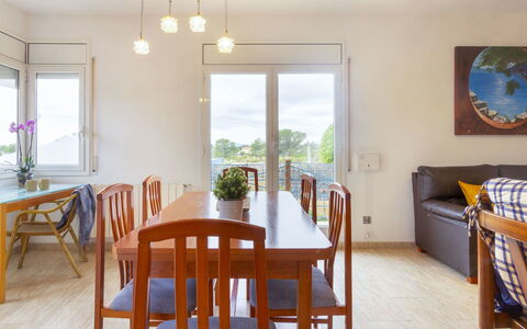 Cap Roig: Pièce, Propriété, Meubles, Salle À Manger, Bâtiment, Table, Design Intérieur, Sol, Immobilier, Maison