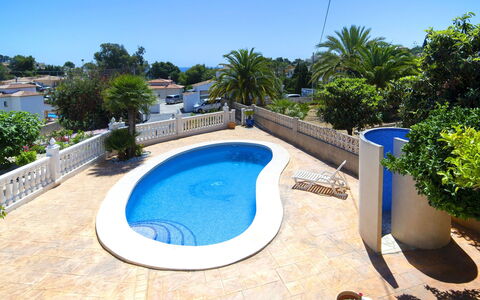 La Marina: Piscine, Propriété, Immobilier, Maison, Vacances, Bâtiment, Biens, Domicile, Loisir, Villa