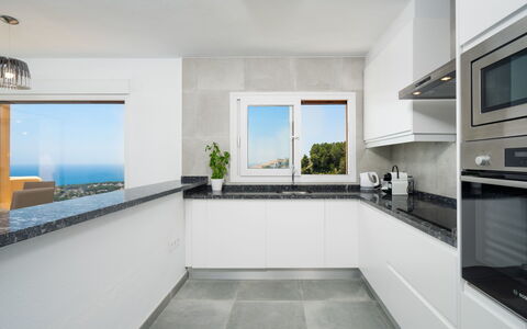Miramar: Propriété, Pièce, Design Intérieur, Bâtiment, Maison, Architecture, Plafond, Sol, Meubles, Domicile