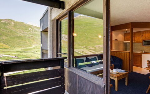 Tignes 336: Pièce, Propriété, Maison, Meubles, Bâtiment, Design Intérieur, Architecture, Mur, Domicile, Porte