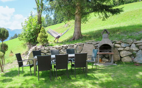 Alm Chalet: Plante, Propriété, Arbre, Ombre, Lot Terre, Nuage, Mobilier De Jardin, Table, Ciel, Loisir
