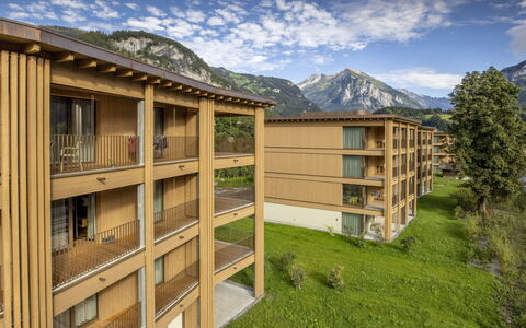 Meiringen 9000: Architecture, Appartement, Domicile, Chaîne De Montagnes, Station De Montagne, Vallée, Balcon, Eco Hôtel, Alpes, Village De Montagne