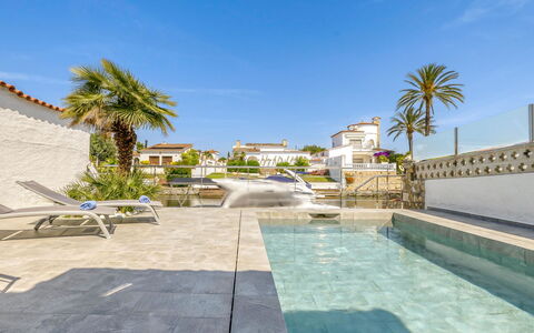 Sunset: Ciel, L'Eau, Plante, Bâtiment, Arbre, Piscine, Arecales, Loisir, Mobilier De Jardin, Ville Resort