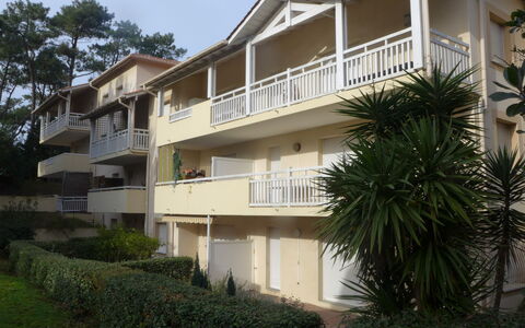 Tassigny: Ciel, Plante, Propriété, Bâtiment, Fenêtre, Arbre, Immobilier, Zone Résidentielle, Façade