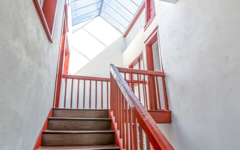 Casa Itzuli: Bâtiment, Escaliers, Bois, Maison, Peindre, Design Intérieur, Fenêtre, Ligne, Sol