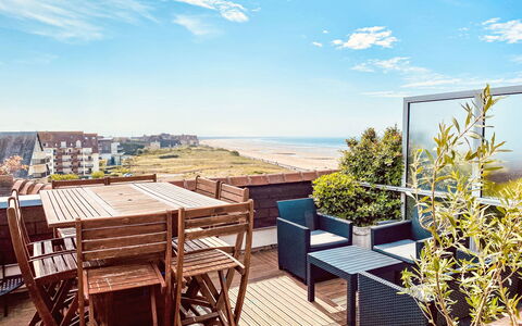 Cabourg 310: Nuage, Ciel, Propriété, Bois, Bâtiment, Architecture, Design Intérieur, Mobilier De Jardin, Design Urbain, Ombre