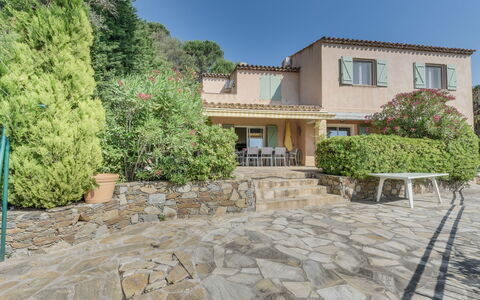 La Colle du Turc: Propriété, Maison, Immobilier, Bâtiment, Domicile, Biens, Zone Résidentielle, Architecture, Mur, Arbre